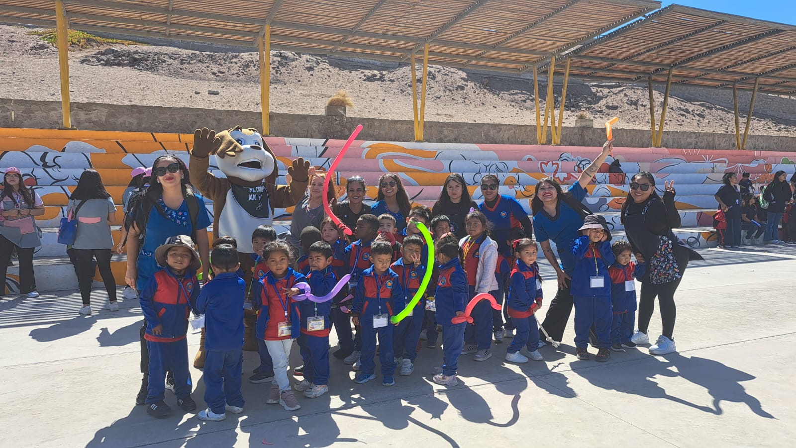 Equipo Vilenka y alumnos, día del carabinero